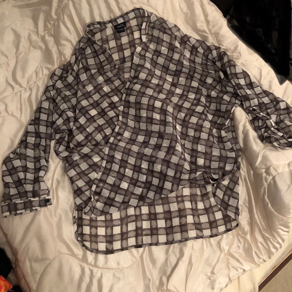 Blouse with 3/4 length sleeves